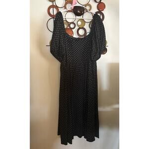 D19: Ava & Viv black and white midi dress with square neck 3x